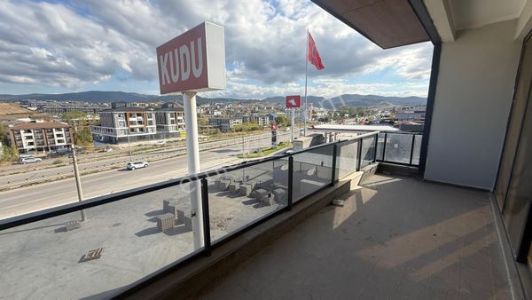Yalova Merkez Bayraktepe De Ana Yol Üzerinde Yeni 120m2 Ofis