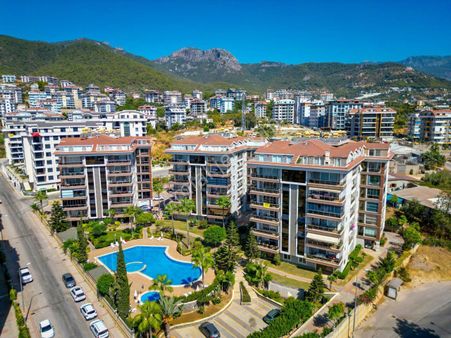 Site İçerisinde Havuzlu 300 M2 4+1 Ayrı Mutfaklı Boş Dubleks Daire