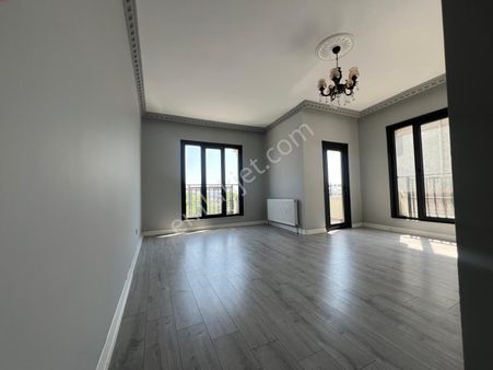 Özgür İnşaat'tan Arnavutköy Taşoluk Merkezi Konum Fırsat Daireler