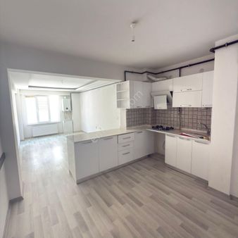 Esentepe Mahallesinde Geniş Kullanışlı 1+1 Kiralık Daire