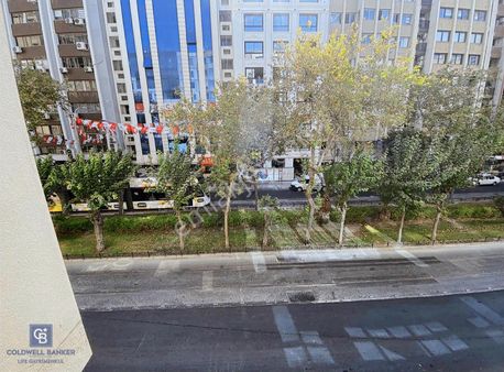 Şair Eşref Bulvarı Üzerinde Tabela Değeri Yüksek Kiralık Daire