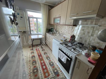 Yunus Emre Mah.de 3+1 Yapılı Ara Kat Satılık Daire