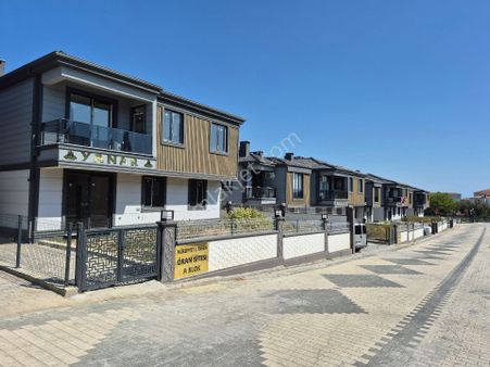 Küçükkuyu Merkez Geniş Bahçe Kullanımlı Engelliye Uygun Sıfır