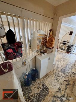 Kuşadası'nda Denize Sıfır Sitede Satılık Yazlık