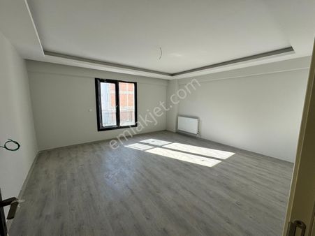 Atatürk Mahallesinde Satılık 4+1 Lüks Daire