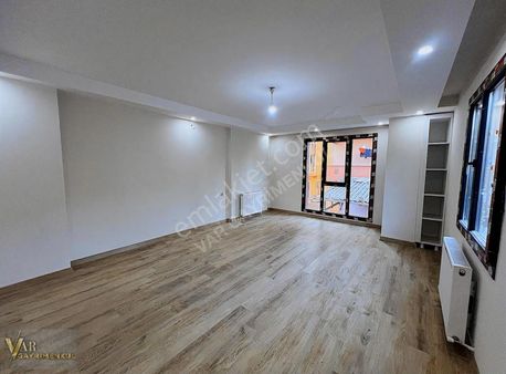 Çerkezköy Fevzipaşa'da Güveniş Cad Üzerinde 2+1 120m2 Full Daire