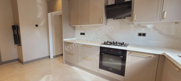 Bağdat Cad Yürüme Mesafesinde 4+1 Brüt 200m2 Net 165m2