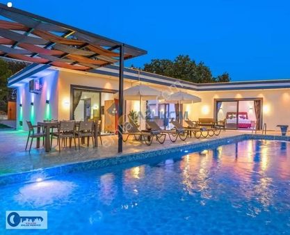 Kaş Kalkan'da 1 Dönüm Arazide Satılık 2 Villa