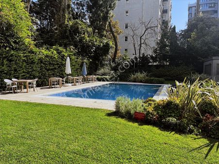 Nidapark Ethem Efendi'de Havuzlu Balkonlu 3+1 115m² Net