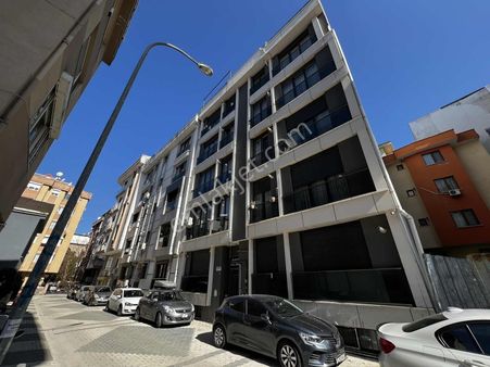 Minibüs Caddesine Ve Sahile Yürüme Mesafesinde 2+1 65 M² Net