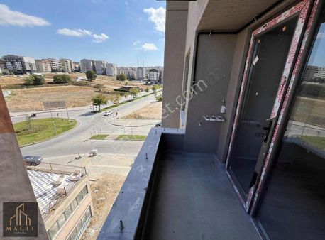 Macit'den Görükle'de Cadde Üzeri 2+1 Eşyasız Satılık Sıfır Daire