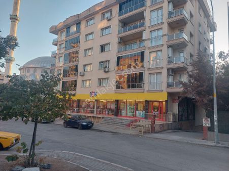 Yıldız Mahallesi Site İçi Arakat Asansrlü D.gazlı 135m2 3+1