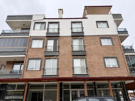 ▶ ▶ Akçay Körfez'den Asansörlü Doğalgazlı Ara Kat 1+1 Satılık Daire