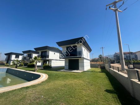 Davutlar Sahilinde Müstakil 3+1 Sıfır Villa