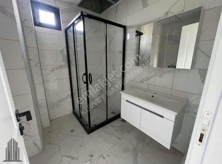 Kuvvet Den Mevlanada Gökay Park Sitesinin Altında Satılık 1+1.!!