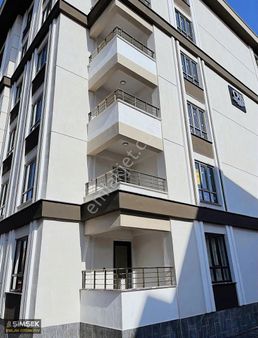 Altı Yol Civarı Uluırmak Mezarlığı Karşısı 4+1 Lüks Daire