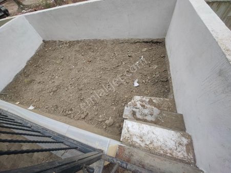 🏡 50 Yıl Mahallesi 🏡 ✅2+1 M2 140 3 Katlınım Zemin Katı ❇️kombi Petekli ❇️ Kapalı Mutfak