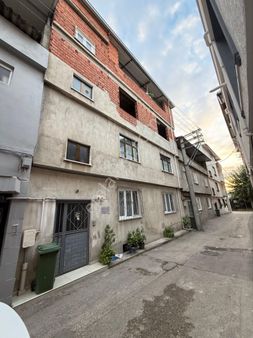 Vb Gayrimenkul Bağlarbaşın'da Satılık 3 Katlı Müstakil Bina