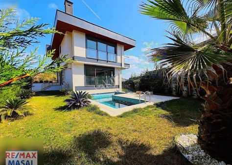 Şıle Çavuş Mh.müstakil Havuzlu 6+1 Satılık Tripleks Villa