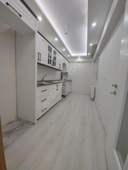 Manisa Yunusemre 50.yıl Mah. Fırsat Cadde Üstü 3+1 Kapalı Mutfak