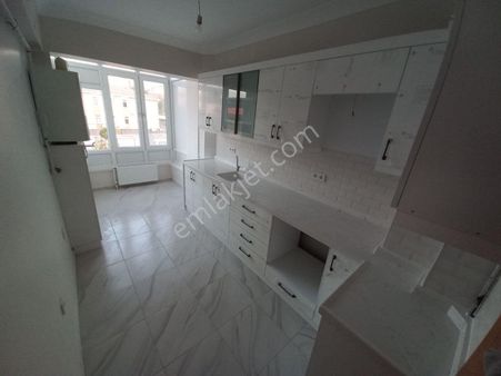Sincan Osmanlı Mah Ön Cephe Site İçerisinde 3+1 Satılık Daire