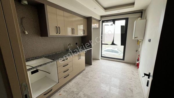 Topraklık'ta 85 Metrekare 2+1 3 Yıllık Daire