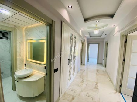 Satılık, Yüzakı Caddesi Yakınında 4+1 Lüks Daire