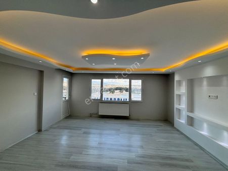 Acill Buca Şirinyer Merkez'de Efeler Mah.de 3+1 130m2 Dgazlı Arakat Satılık Daire