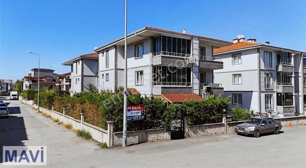 Remax Mavi'den Yazlık Mah. Satılık 4+1 Bahçeli Tripleks