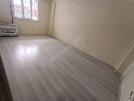 Arnavutköy Anadolu Mahallesi'nde Kiralık 2+1 Yüksek Giriş Kat Daire 90 Metre