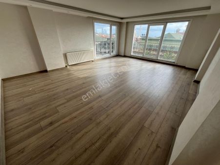 Büyükçekmece Fatih Mah Sıfır Lüks Binada Manzaralı Kiralık 4+1 Daire