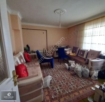 Çamçeşme Mah Balkonlu Geniş Arakat Temiz 3+1 Satılık Daire