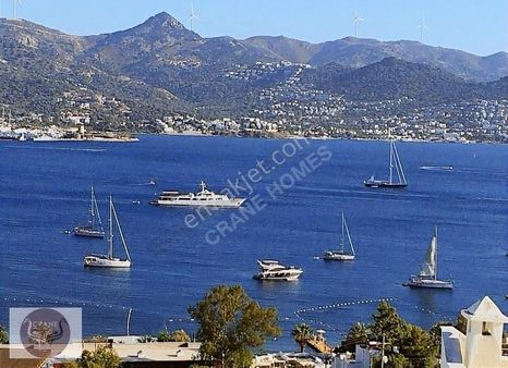 Yalıkavak Küdür'de Full Manzara Plajlı Sitede