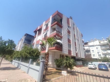 Antalya Konyaaltı Molla Yusuf Mah.havuzlu Site İçinde Bakımlı Arakat Satılık Daire