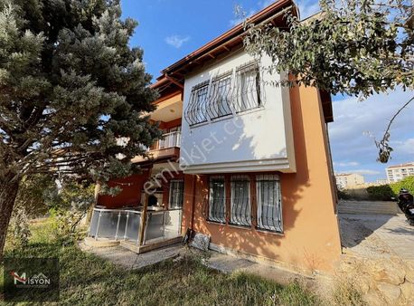Gazlıgöl Şirinket Villalarında Dubleks Satılık Villa