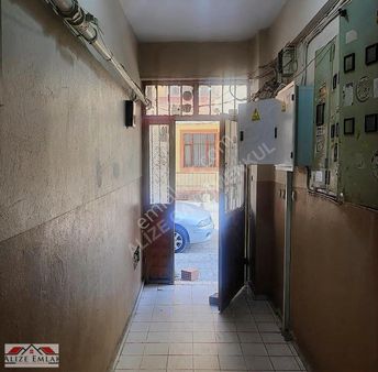 İkitelli M.akif Te İster Daire İster Depo Boş Teslim Arac Takası