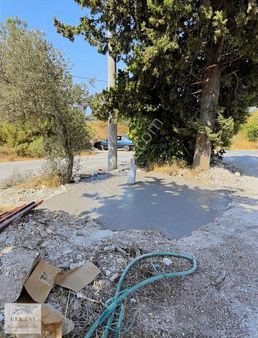 Urla Camiatik'te Müstakil Tapu 159 M2 Tarla