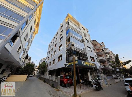 Antika Gayrimenkulden Şehrin Merkezinde Satılık Daire