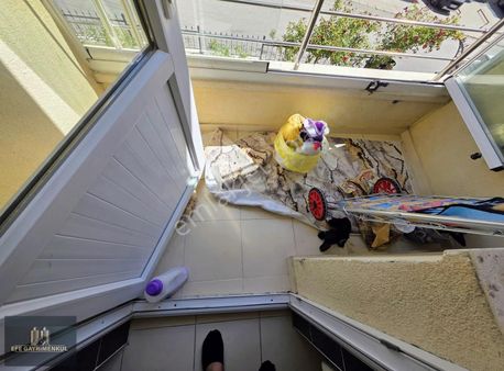 Efe Gayrimenkul'den Güney Cephe Cadde Yakını Ara Katta Masrafsz