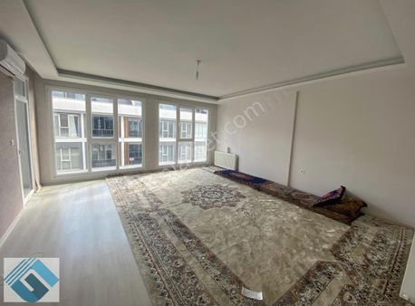 Beylikdüzü Kavaklı'da Şehribeyaz 2'de Konaklarında 135m2 3+1