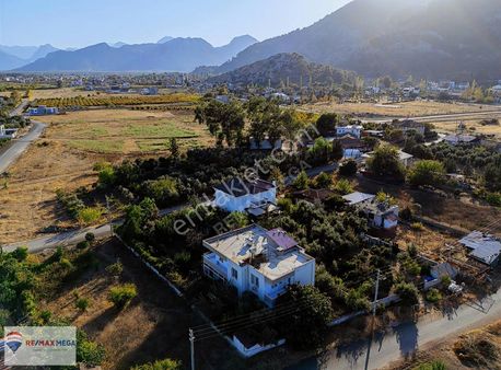 Döşemealtı Çığlıkda 944 M2 Arsa İçinde 6+2 Satılık Müstakil Ev