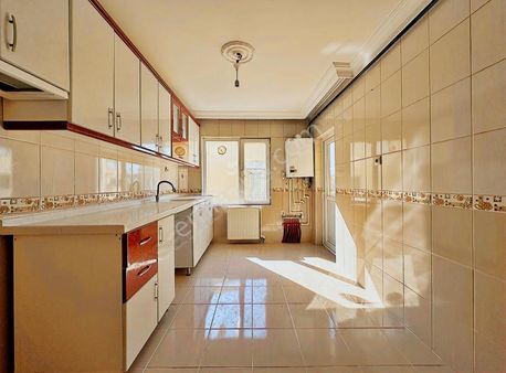 Kuşcağız Mahallesin'de 3.kat Konumunda Asansörlü Masrafsız 3+1