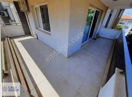 Kuşadası Marinaya Yürüme Mesafesi Satılık Önü Açık 2+1 Daire