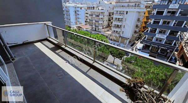 Kuşadası Şehir Merkezi Candan Tarhan Bulvarı Mesken+ticari