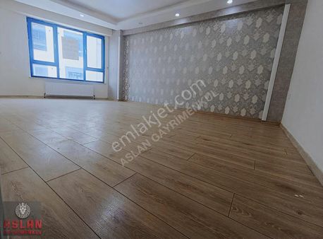 Aslan Emlak Gayrimenkulden Batıkent Sınırında Kiralık 2+1