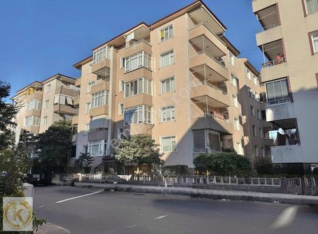 Kaymak Emlaktan Erenler'de 3+1 130 M2 Bakımlı Satılık Daire