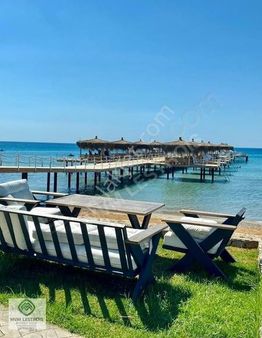 Fiyat Düştü!!! Denize Sıfır Sitede Satılık 2+1 Bahçeli Daire