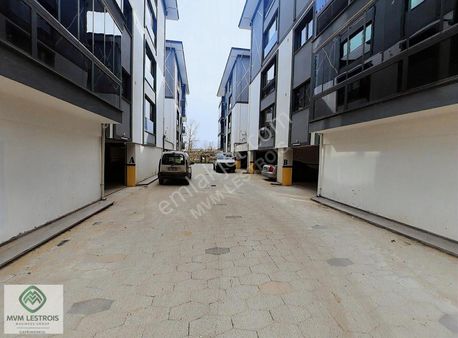 Kartepe Uzunçiftlikde Lüks Sitede Arakat 3+1 Satılık Daire