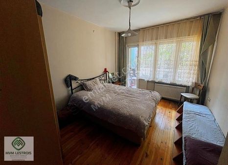 Beşiktaş Muradiye Bayırı Sokakta Satılık 3+1 Daire