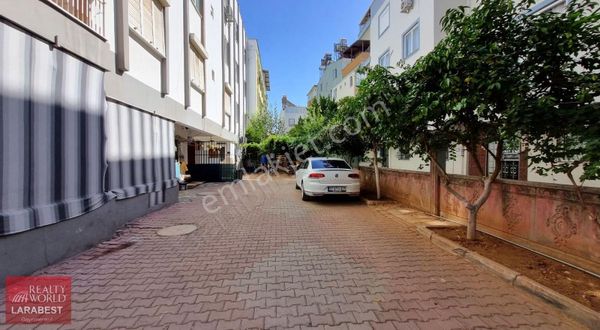 Muratpaşa Dutlubahçe Mahallesi'nde Katta Satılık Geniş 2+1 Daire